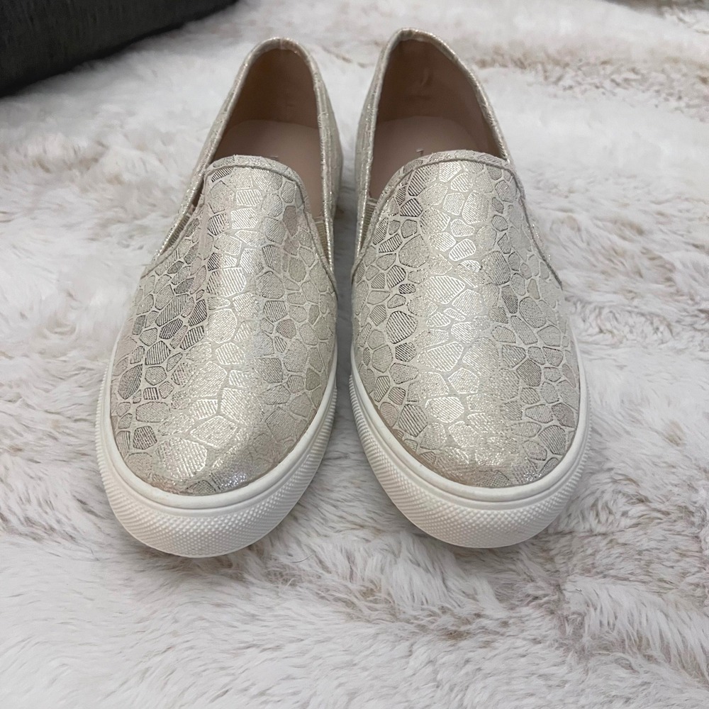 7 EXTREME by Eddie Marc Women's Slip On Sneakers Metallic Embossed Gold Silver 7